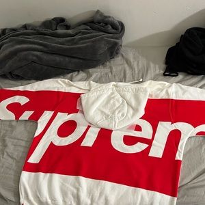 Supreme oversized logo hoodie